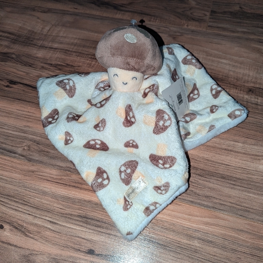 NWT. Dreamgro baby security blanket. Mushroom head baby blanket.
